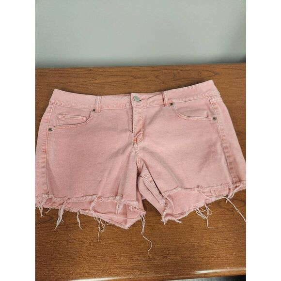 American Eagle Outfitters Pants - American Eagle Outfitter Shorts Women size 18 Stretch destressed Pink Jean Denim